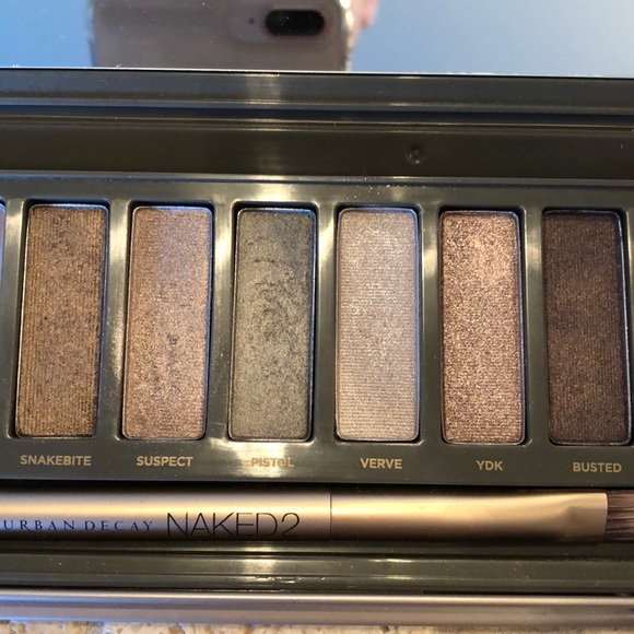 Urban Decay Naked 2 Pallet... open but in-used.. - Picture 4 of 5